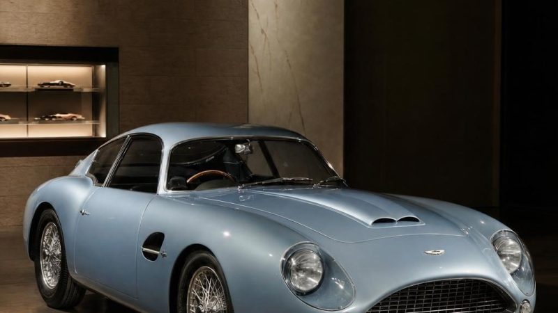 Dix-neuf exemplaires entre 1960 et 1963. La berlinette Zagato reste l'une des Aston les plus convoitées au monde.