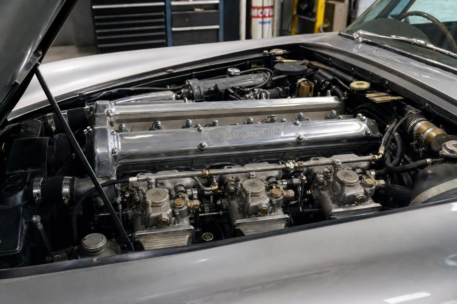 DB4 GT