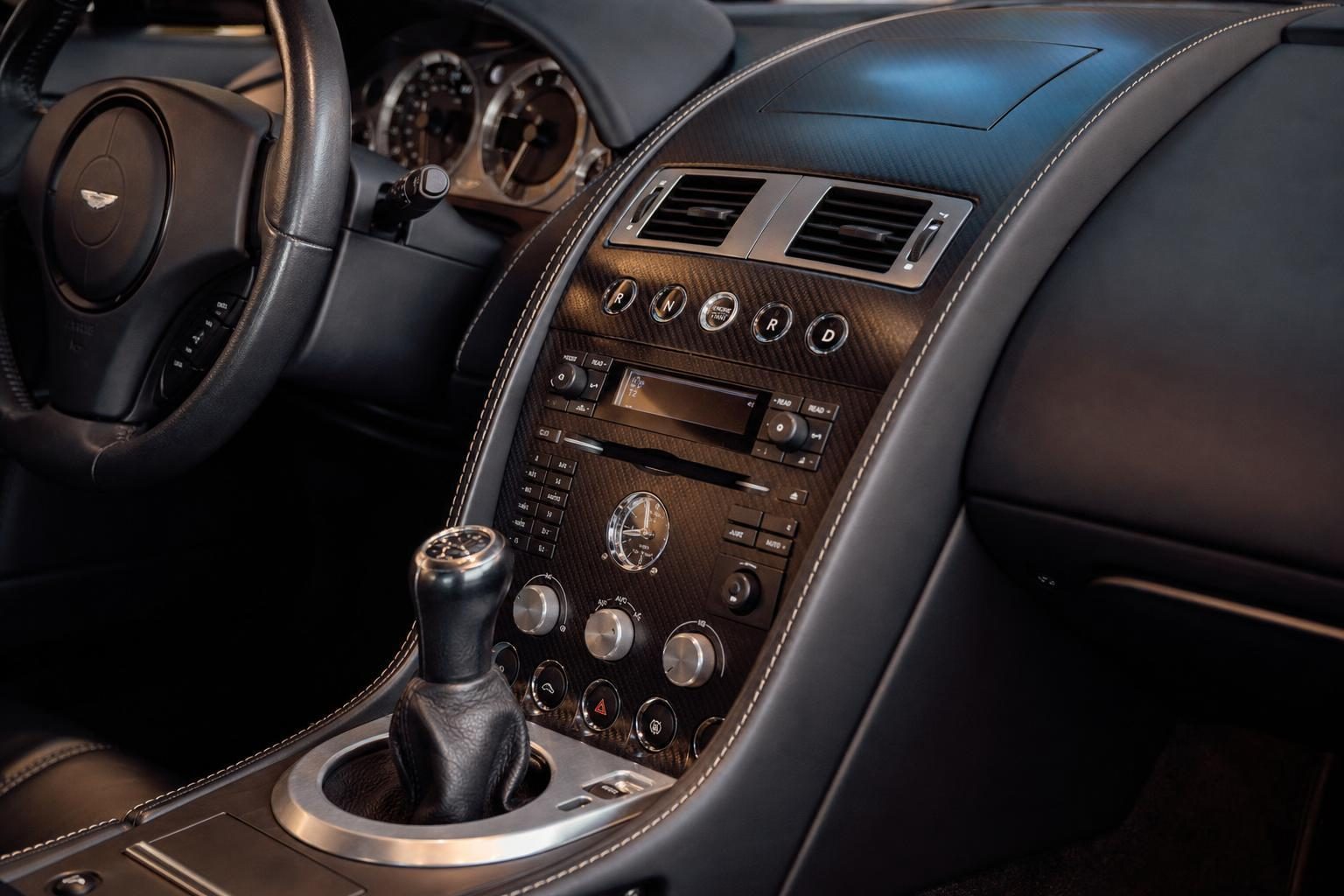 V12 Vantage