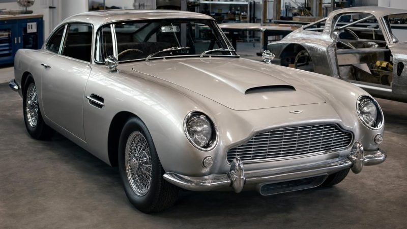 DB5 Continuation 2021 : 25 exemplaires, 4 mois de fabrication et des gadgets sans permis