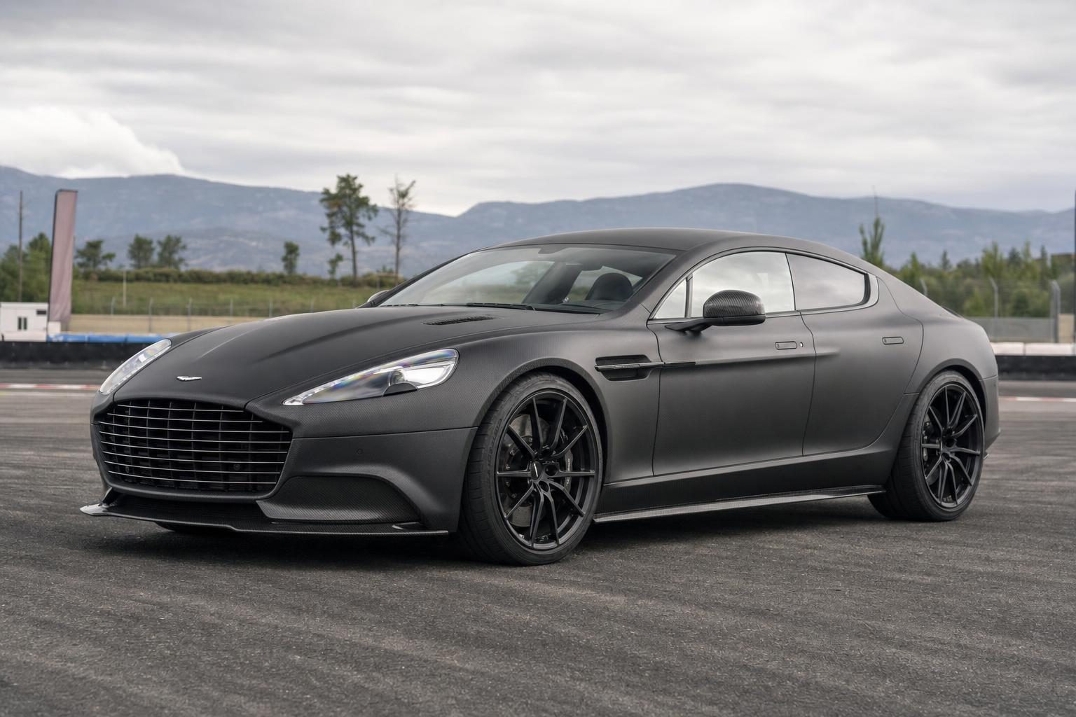 berline Aston Martin